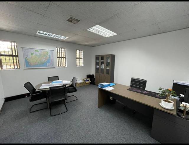 BUSINESS PROPERTY TO RENT IN ELDORAIGNE